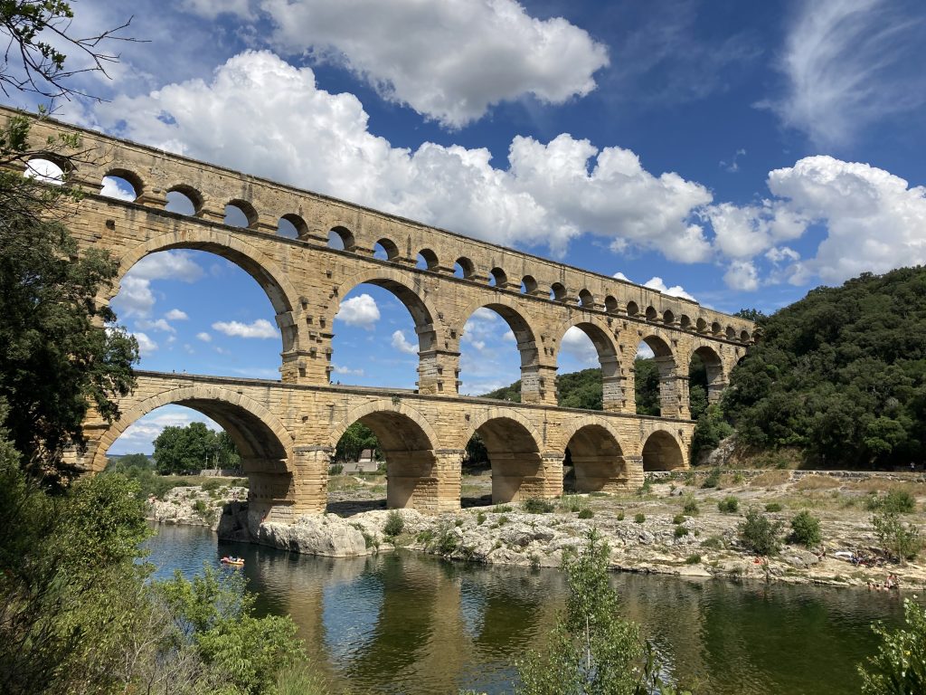 Pont du Gard, dans le département du 36, accessible uniquement à pieds